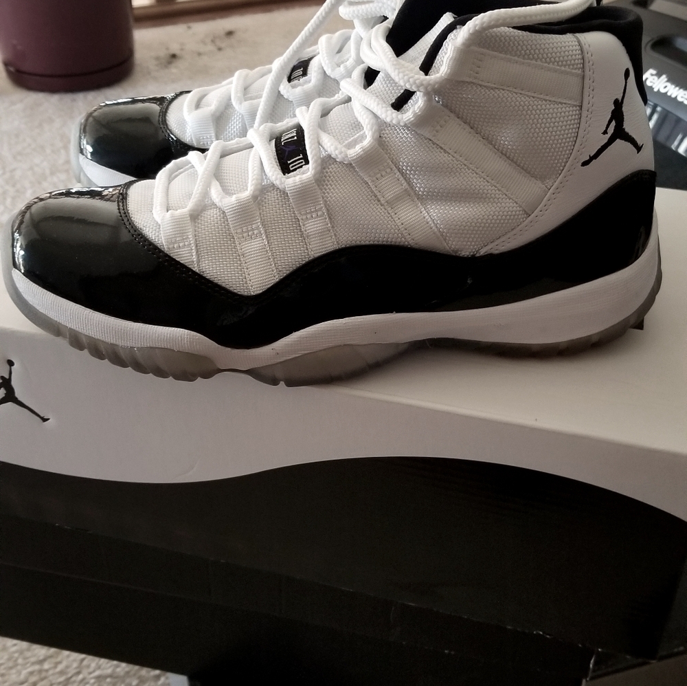 Jordan 11 concord 2011 retro size 8